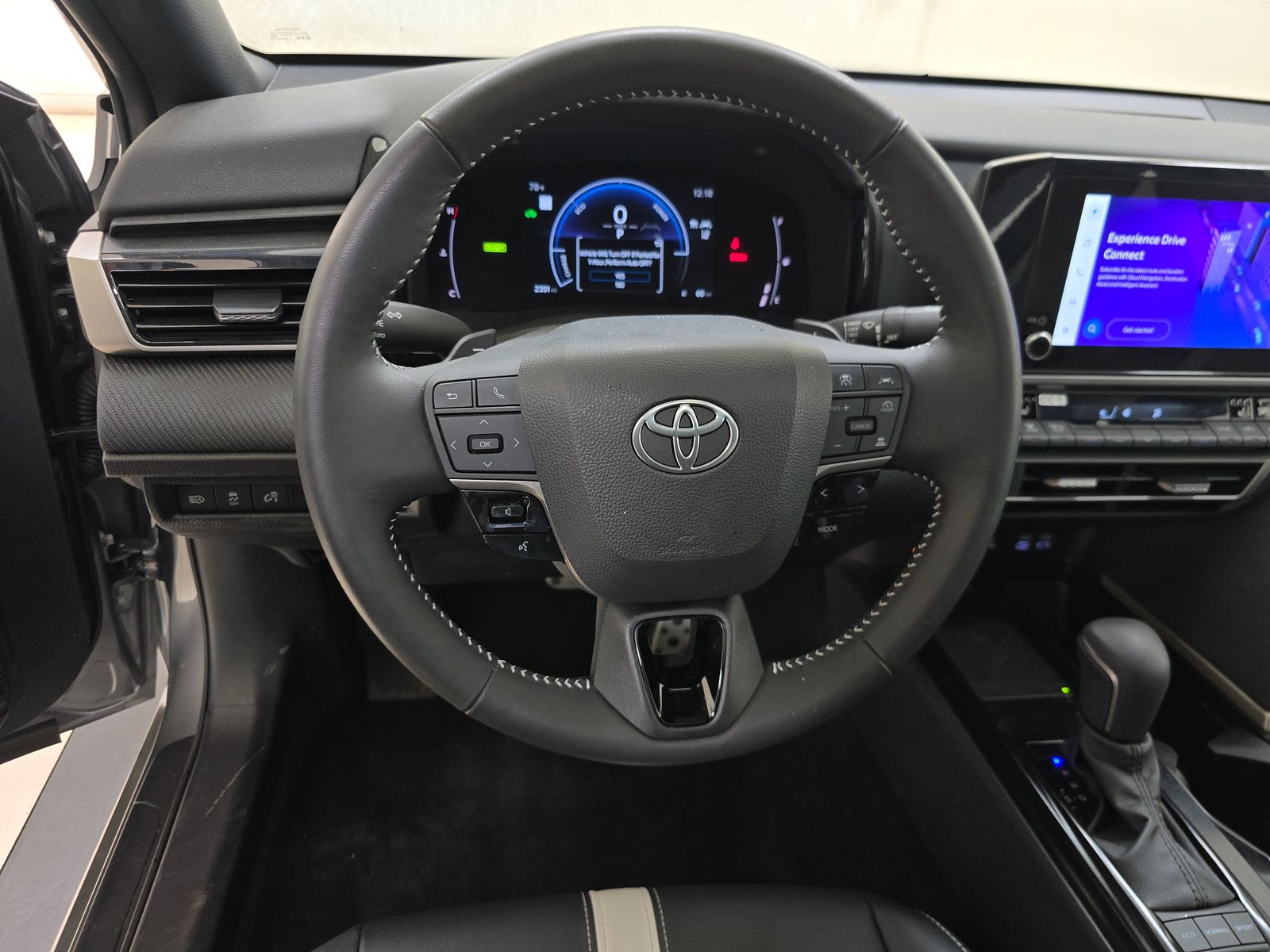 2025 Toyota Camry SE FWD