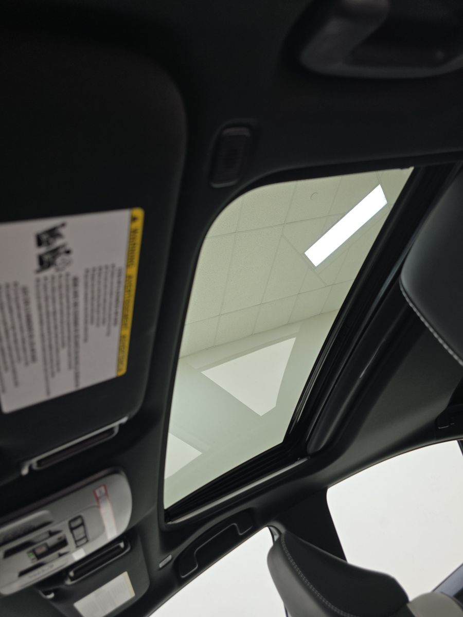 2025 Toyota Camry SE FWD