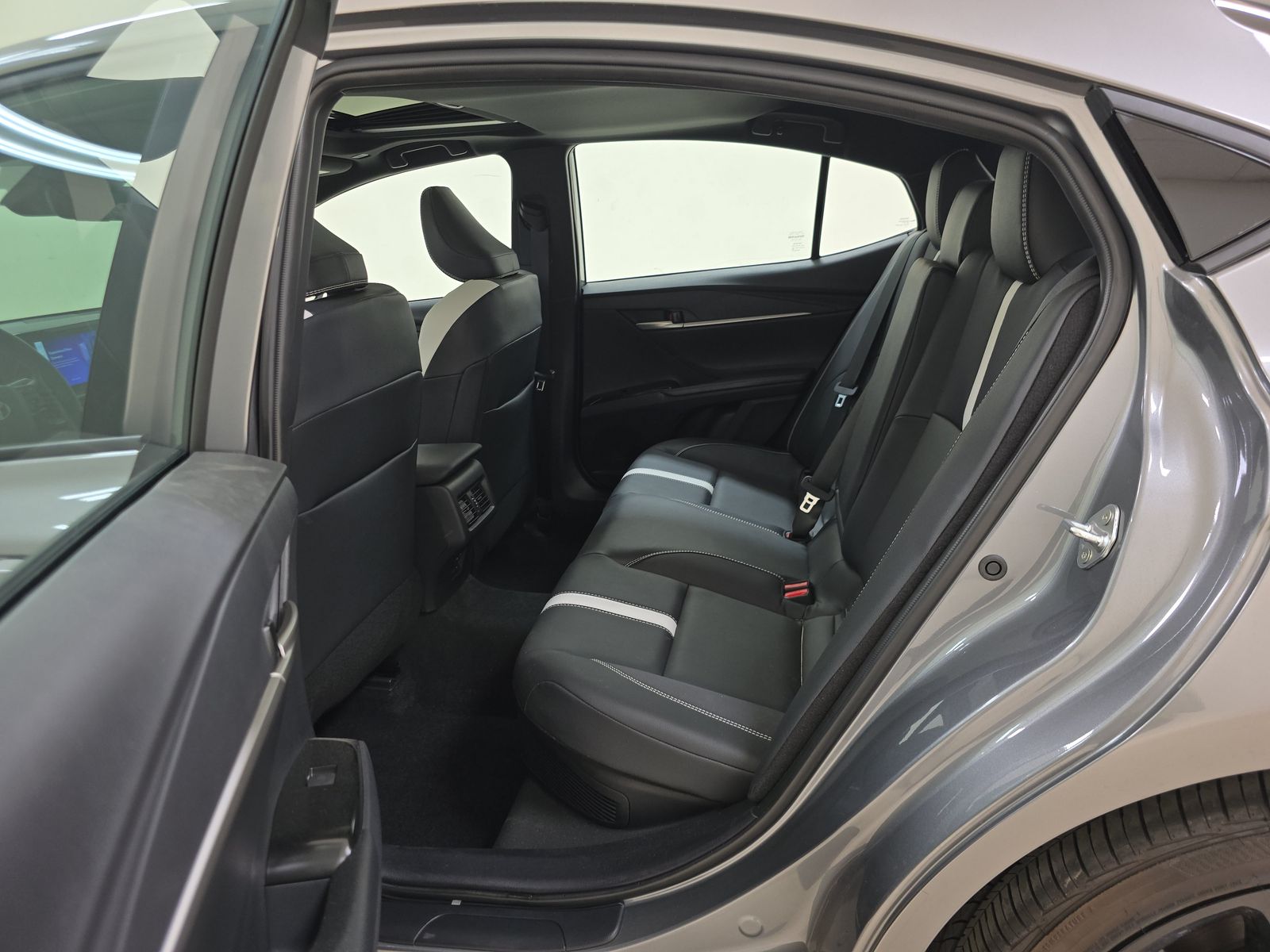 2025 Toyota Camry SE FWD