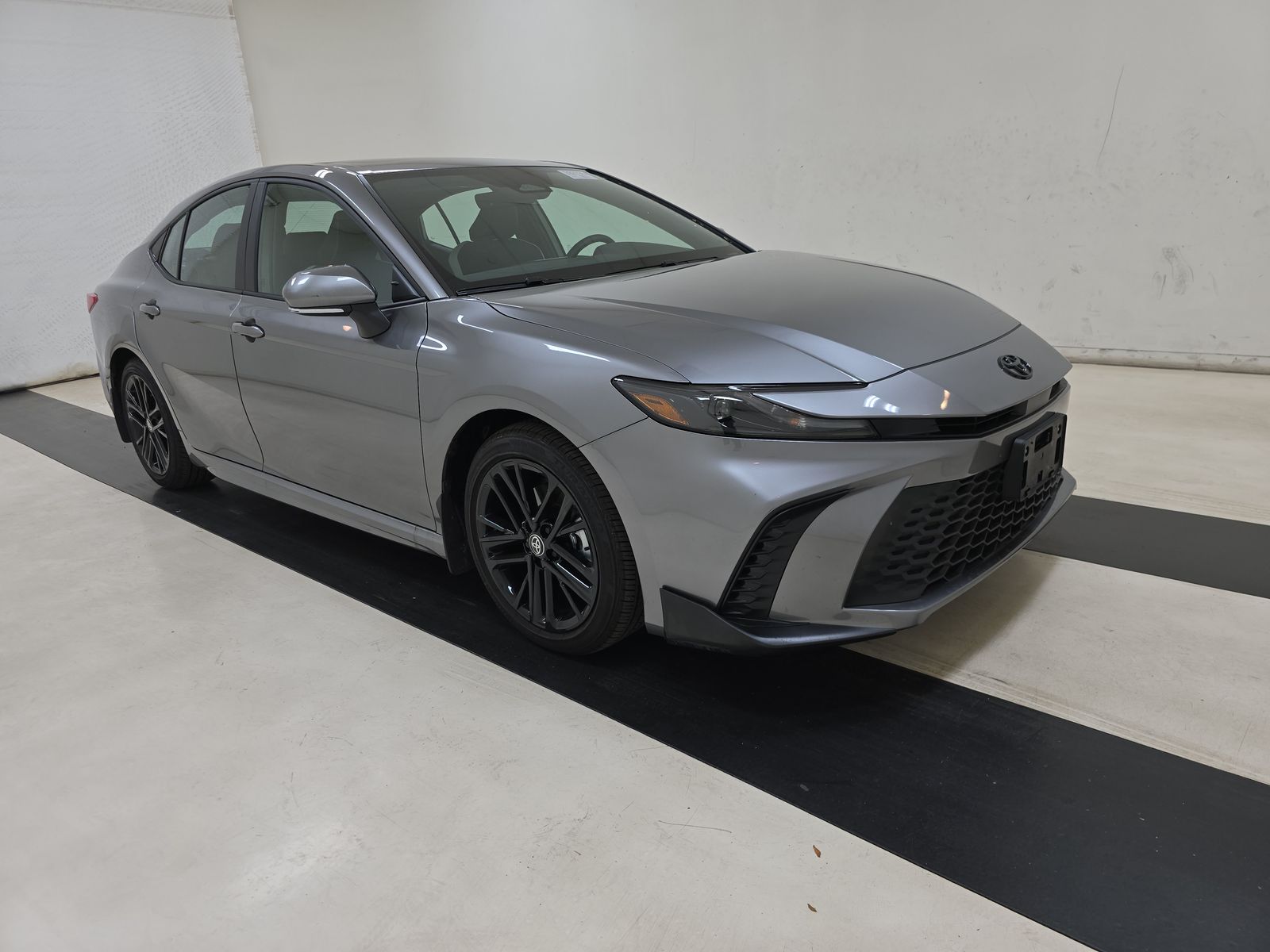 2025 Toyota Camry SE FWD
