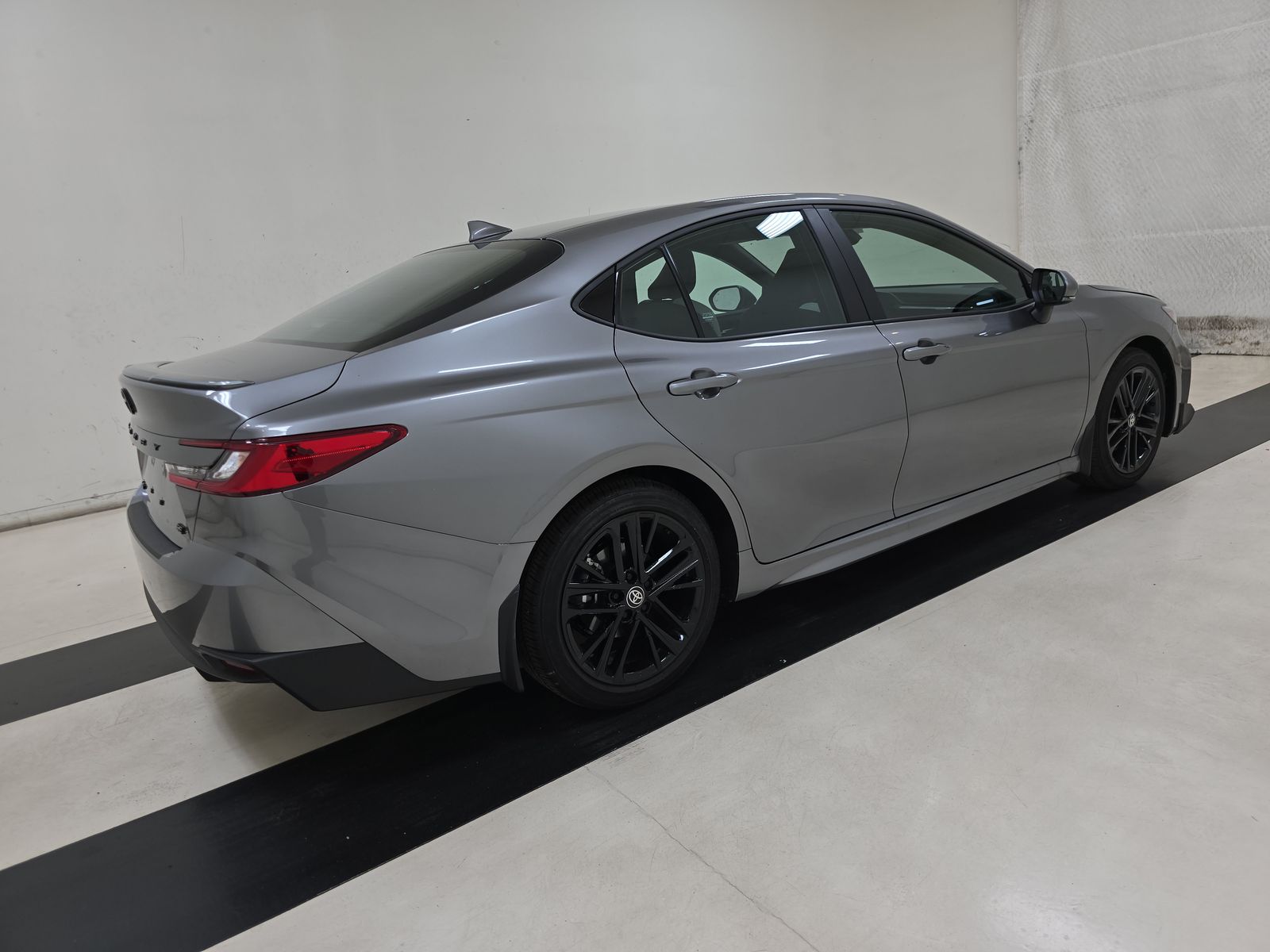 2025 Toyota Camry SE FWD