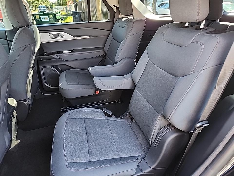 2025 Ford Explorer Active AWD