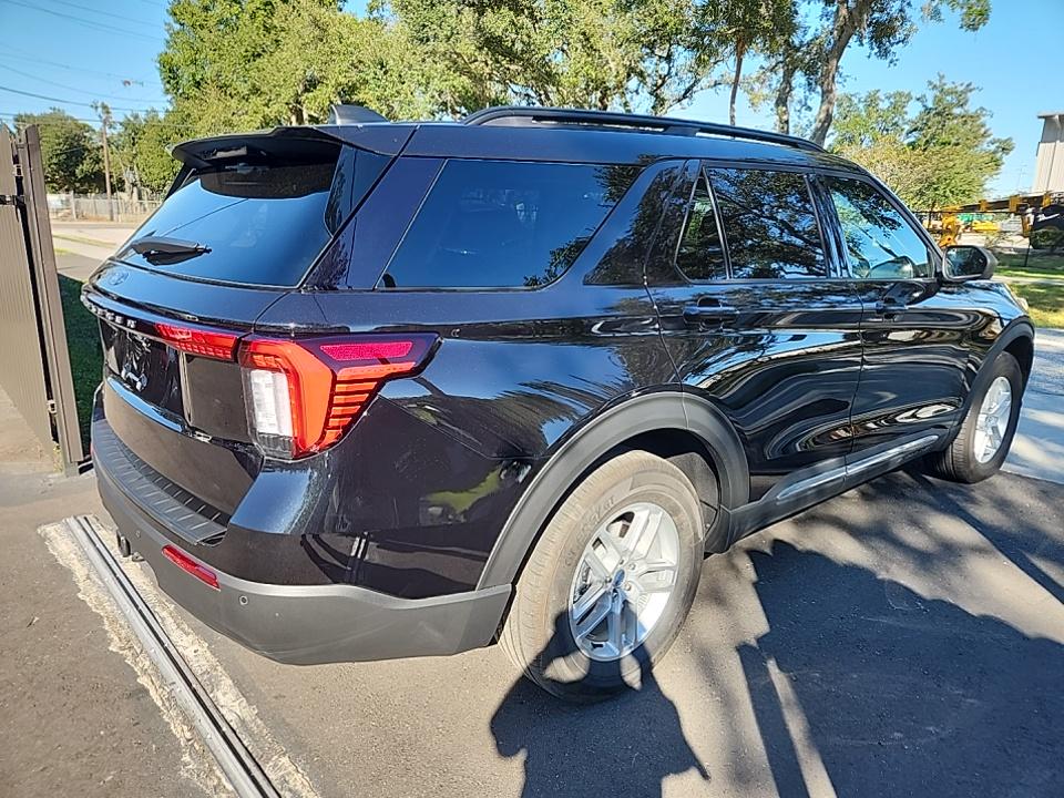 2025 Ford Explorer Active AWD
