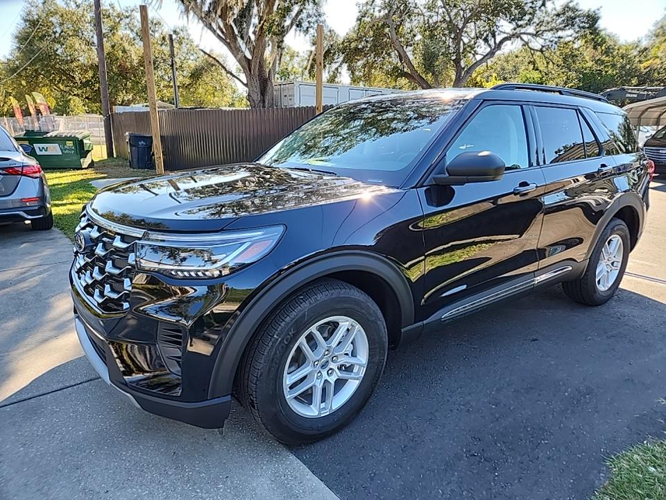 2025 Ford Explorer Active AWD