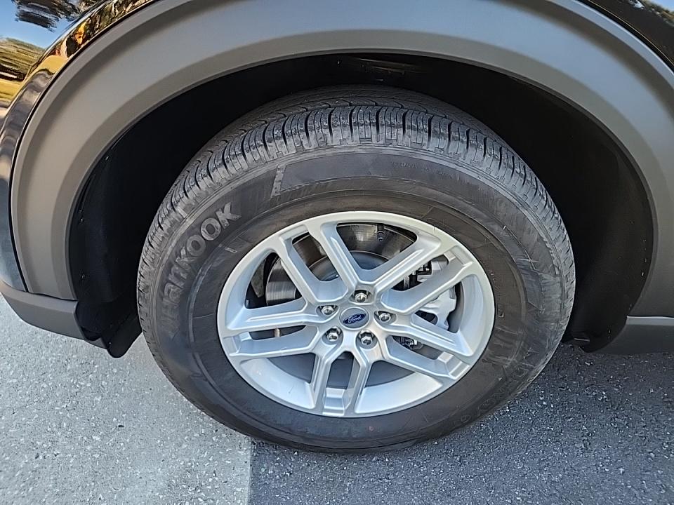 2025 Ford Explorer Active AWD