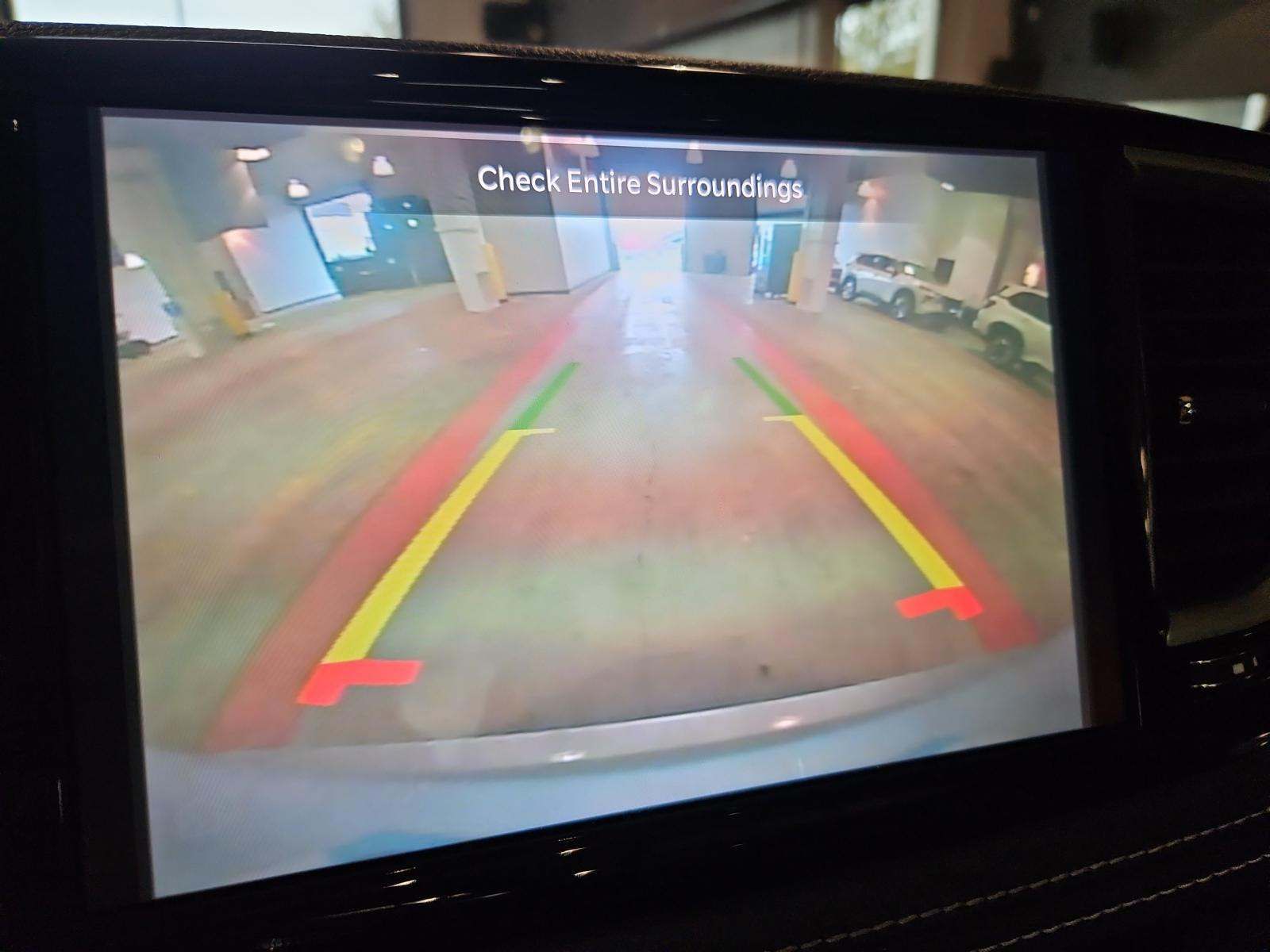 2023 Chrysler Pacifica Touring FWD