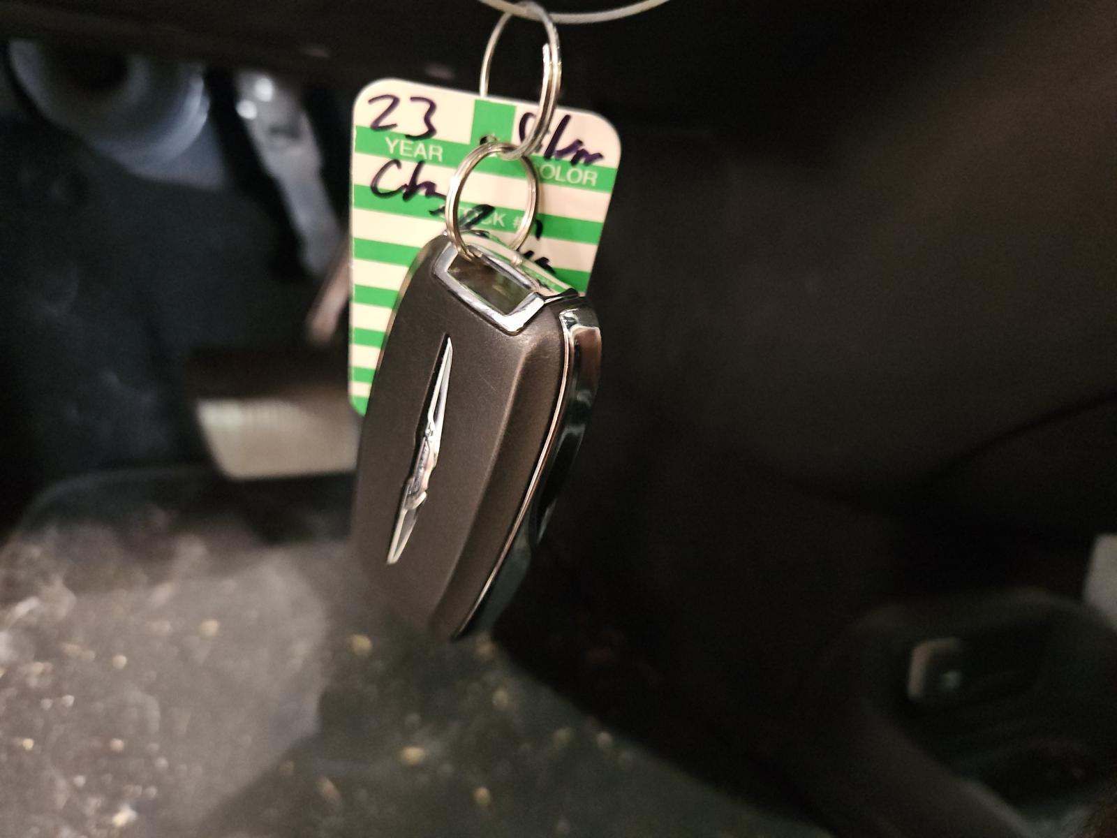 2023 Chrysler Pacifica Touring FWD