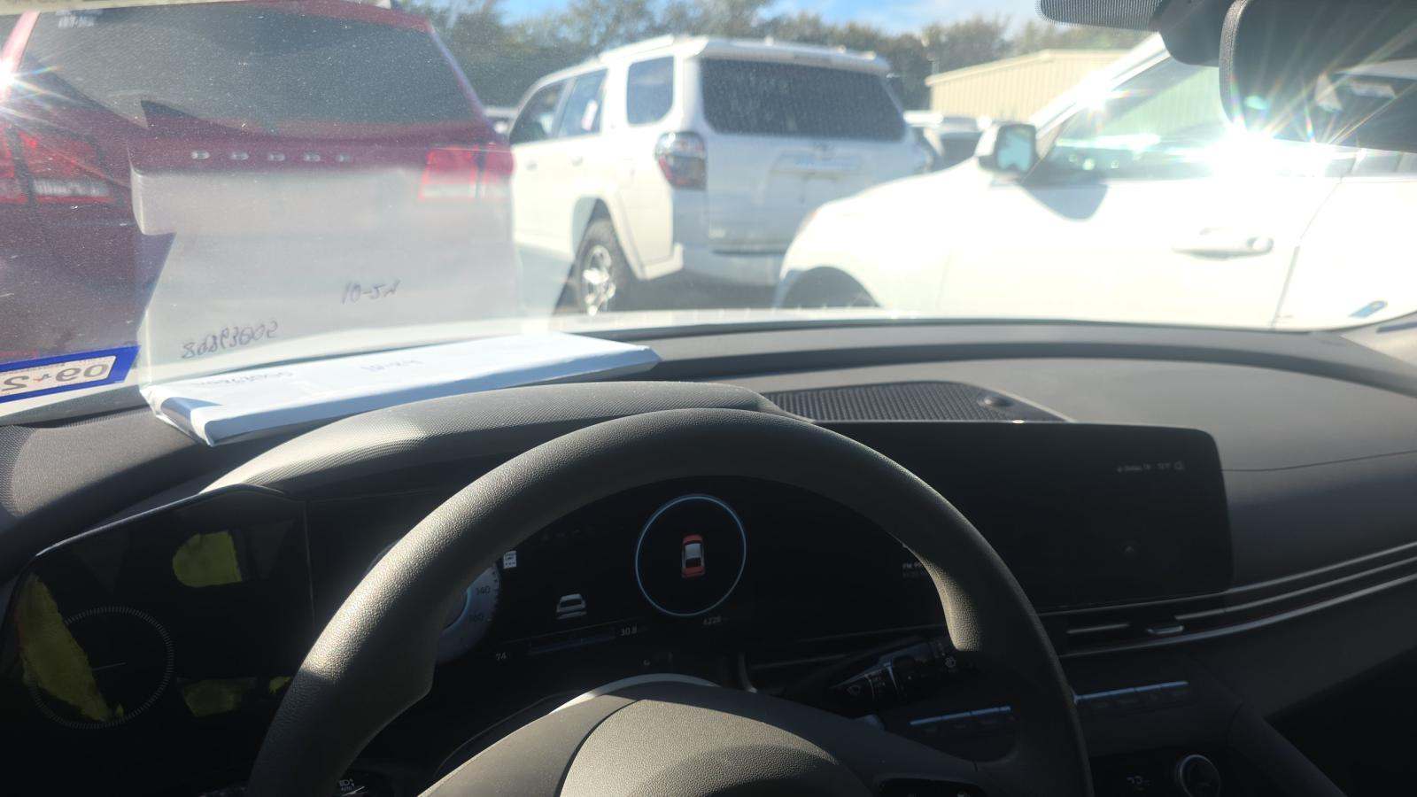 2024 Hyundai Elantra SEL FWD