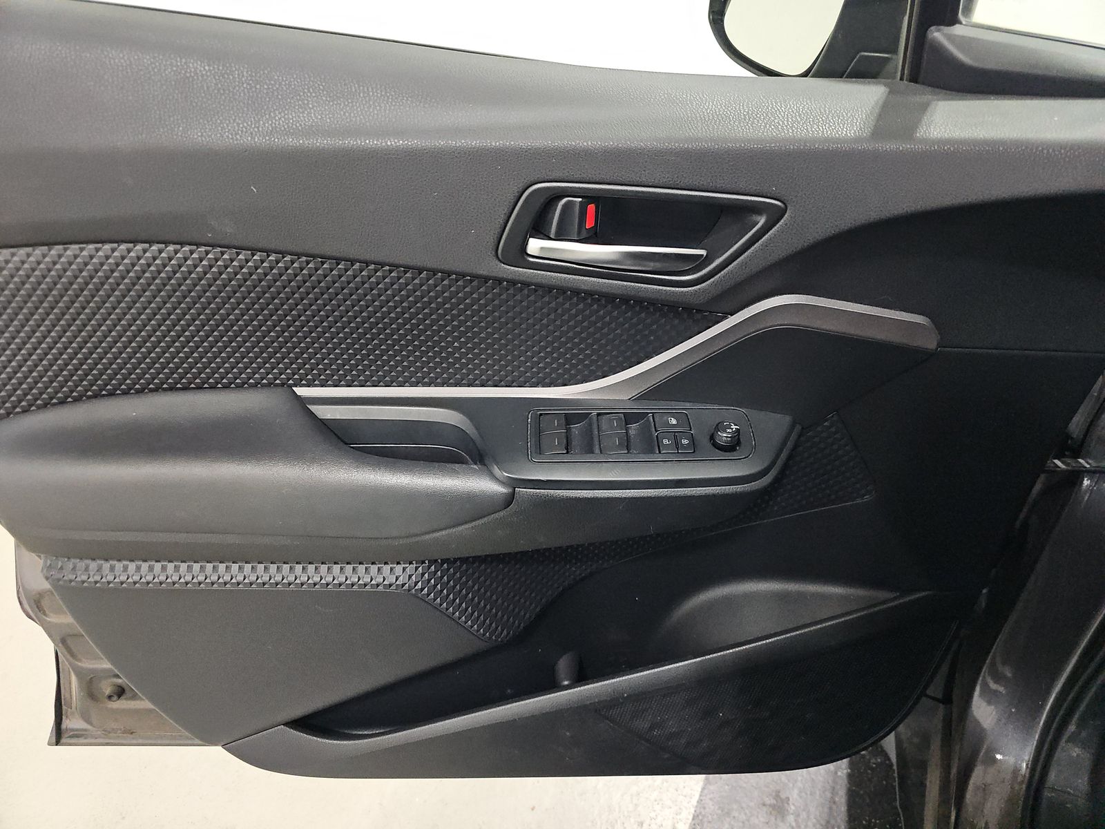 2020 Toyota C-HR LE FWD