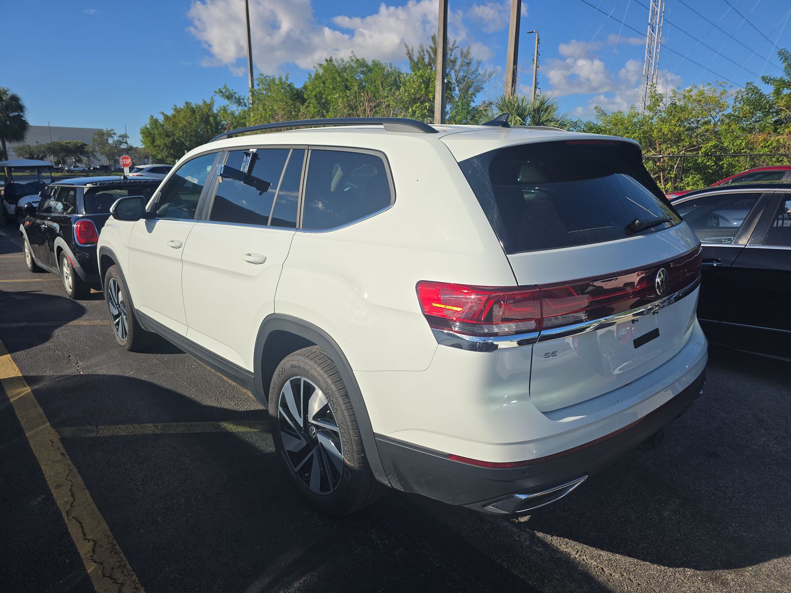 2025 Volkswagen Atlas 2.0T SE FWD