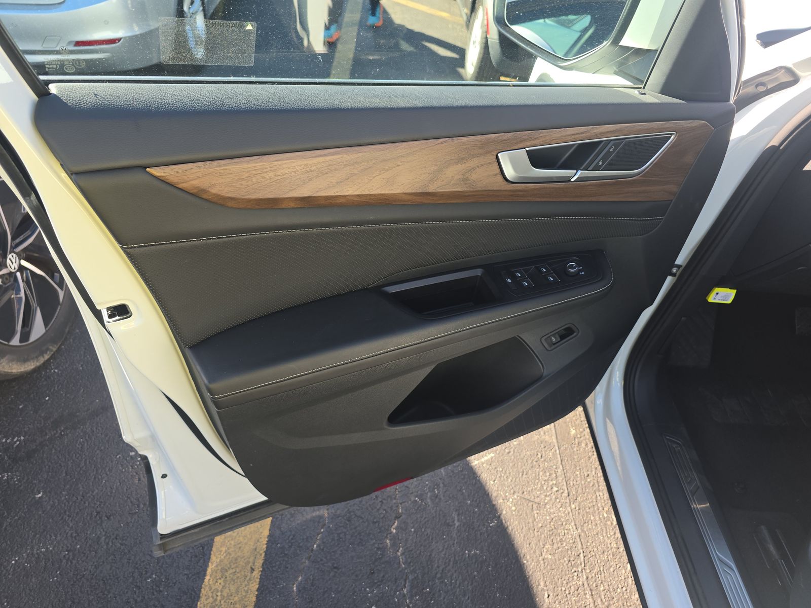 2025 Volkswagen Atlas 2.0T SE FWD