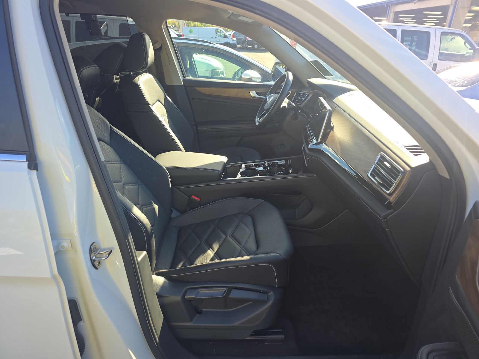 2025 Volkswagen Atlas 2.0T SE FWD