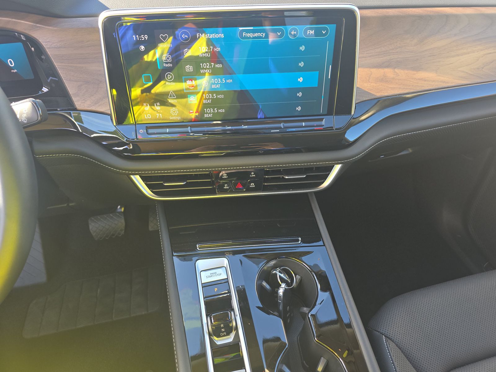 2025 Volkswagen Atlas 2.0T SE FWD