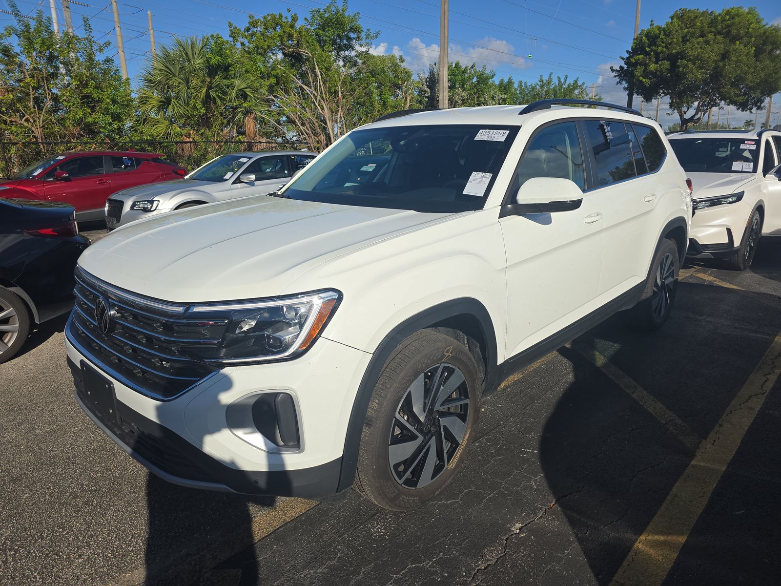 2025 Volkswagen Atlas 2.0T SE FWD