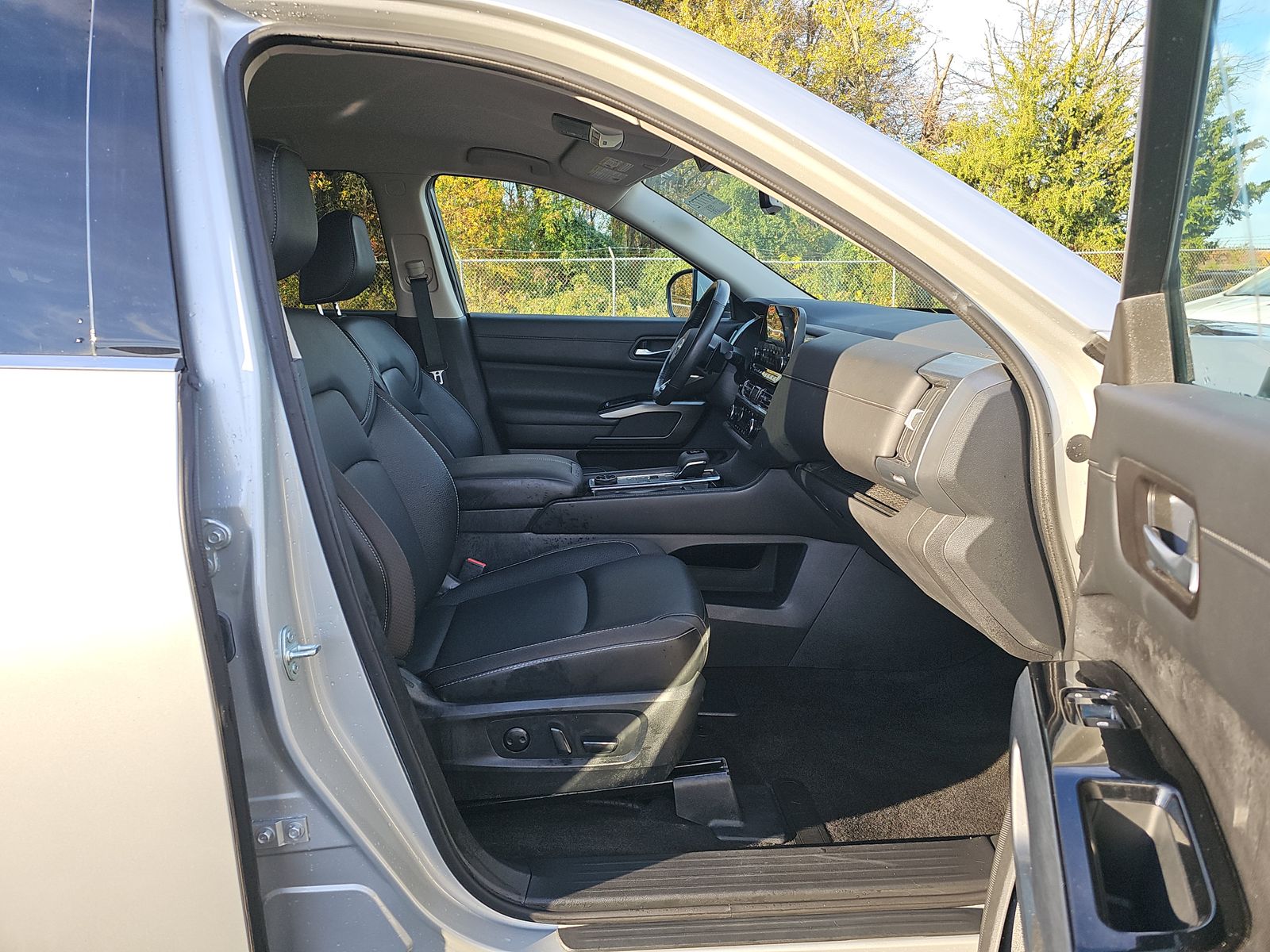 2023 Nissan Pathfinder SL AWD