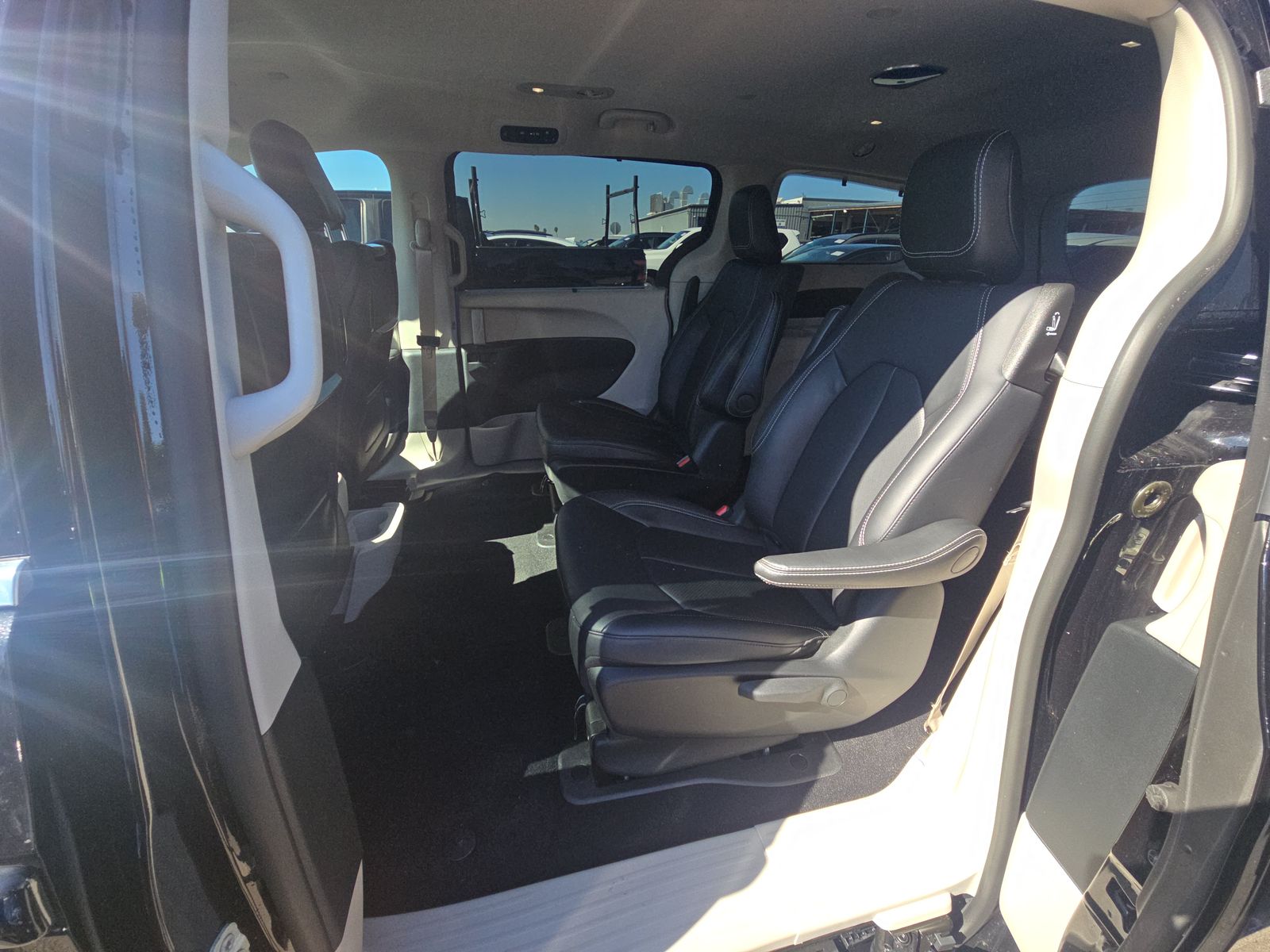 2024 Chrysler Pacifica Hybrid Select FWD