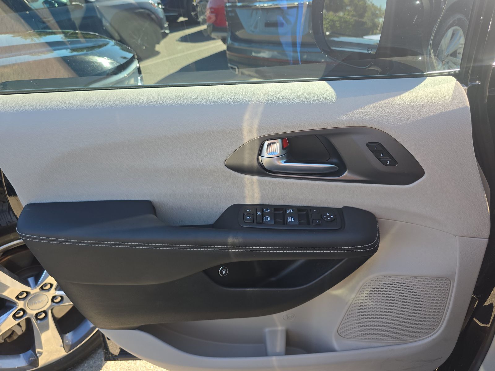 2024 Chrysler Pacifica Hybrid Select FWD