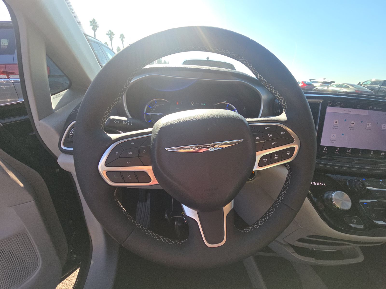 2024 Chrysler Pacifica Hybrid Select FWD