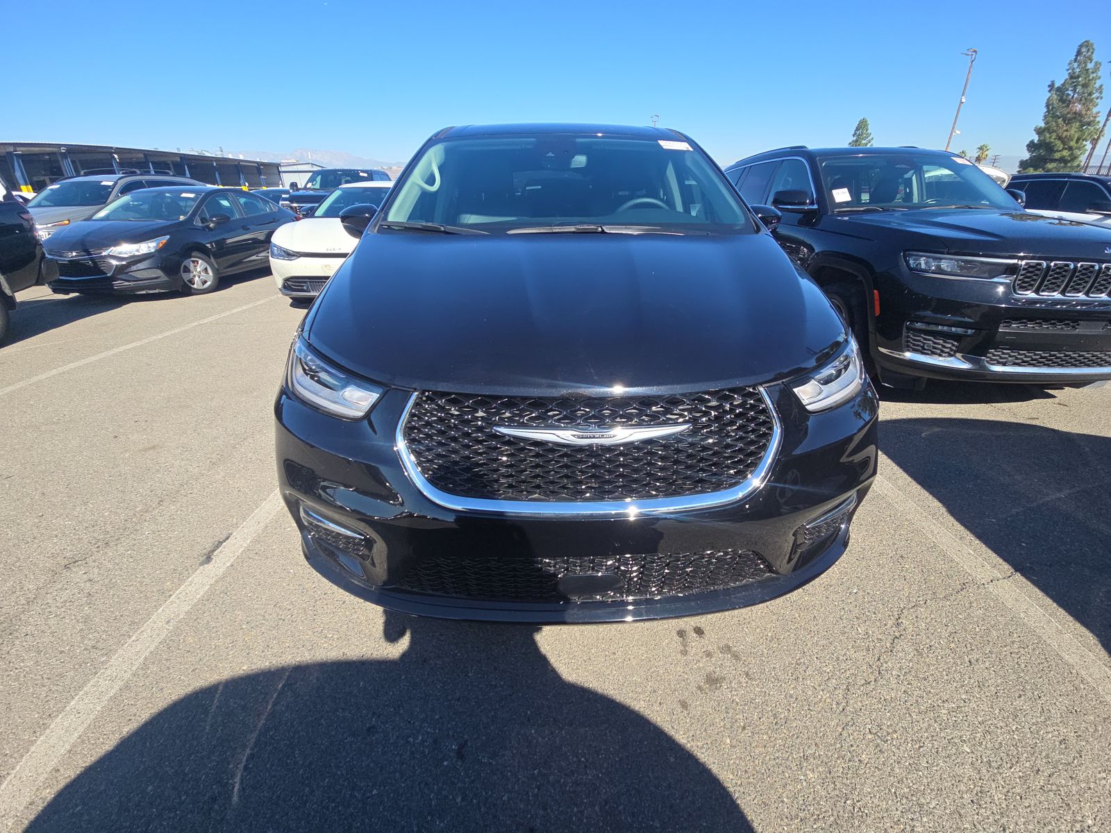 2024 Chrysler Pacifica Hybrid Select FWD