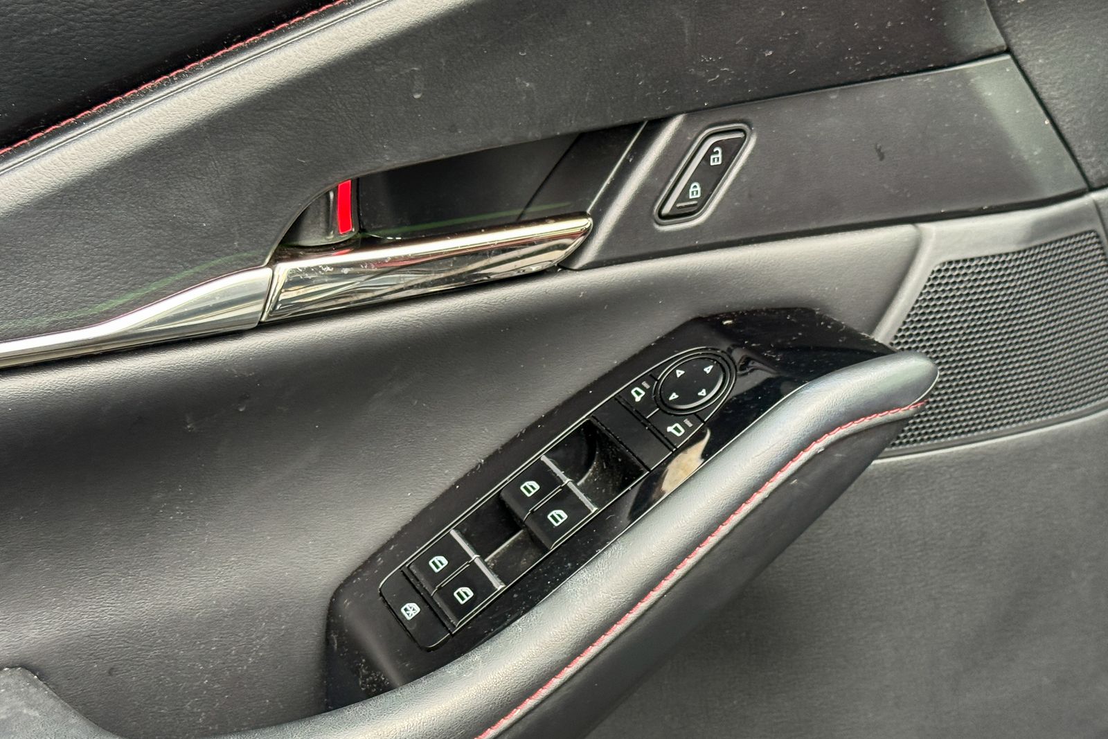 2023 MAZDA CX-30 2.5 S Carbon Edition AWD