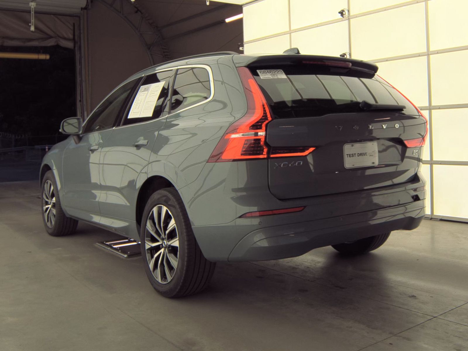 2023 Volvo XC60 B5 Core AWD