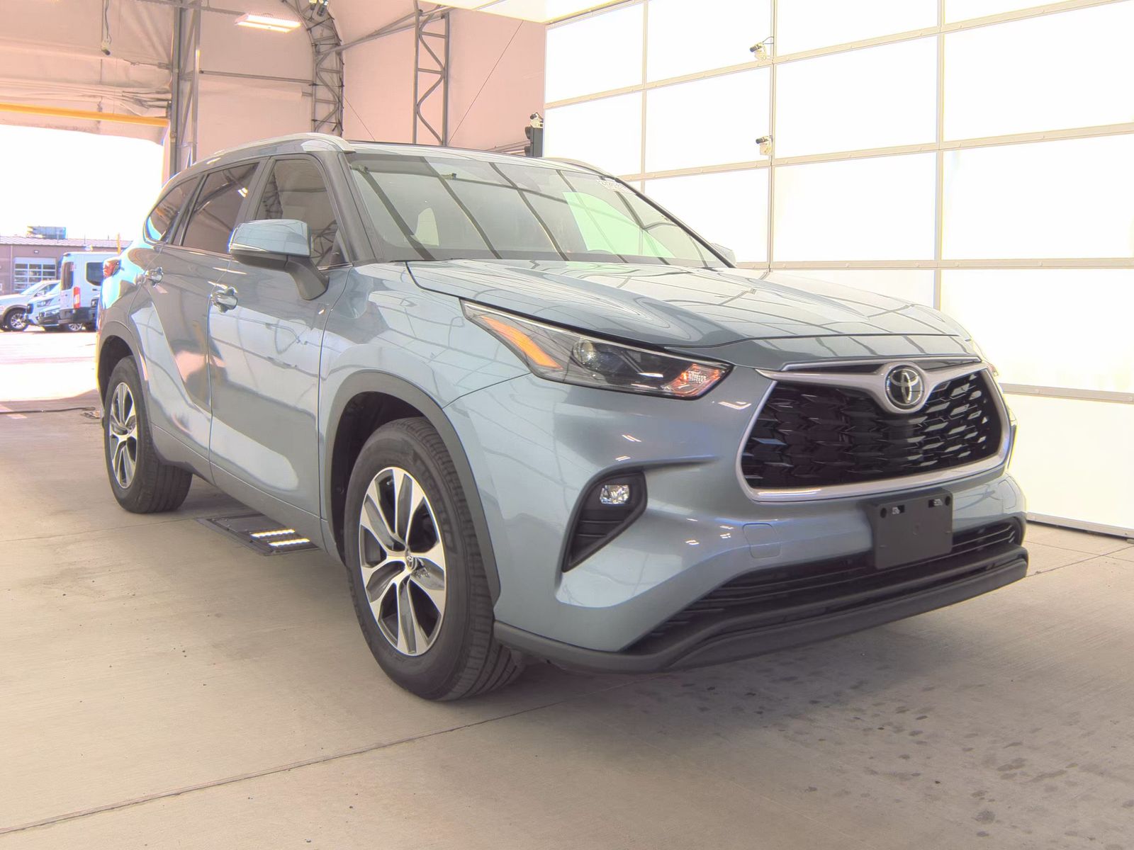 2023 Toyota Highlander XLE FWD
