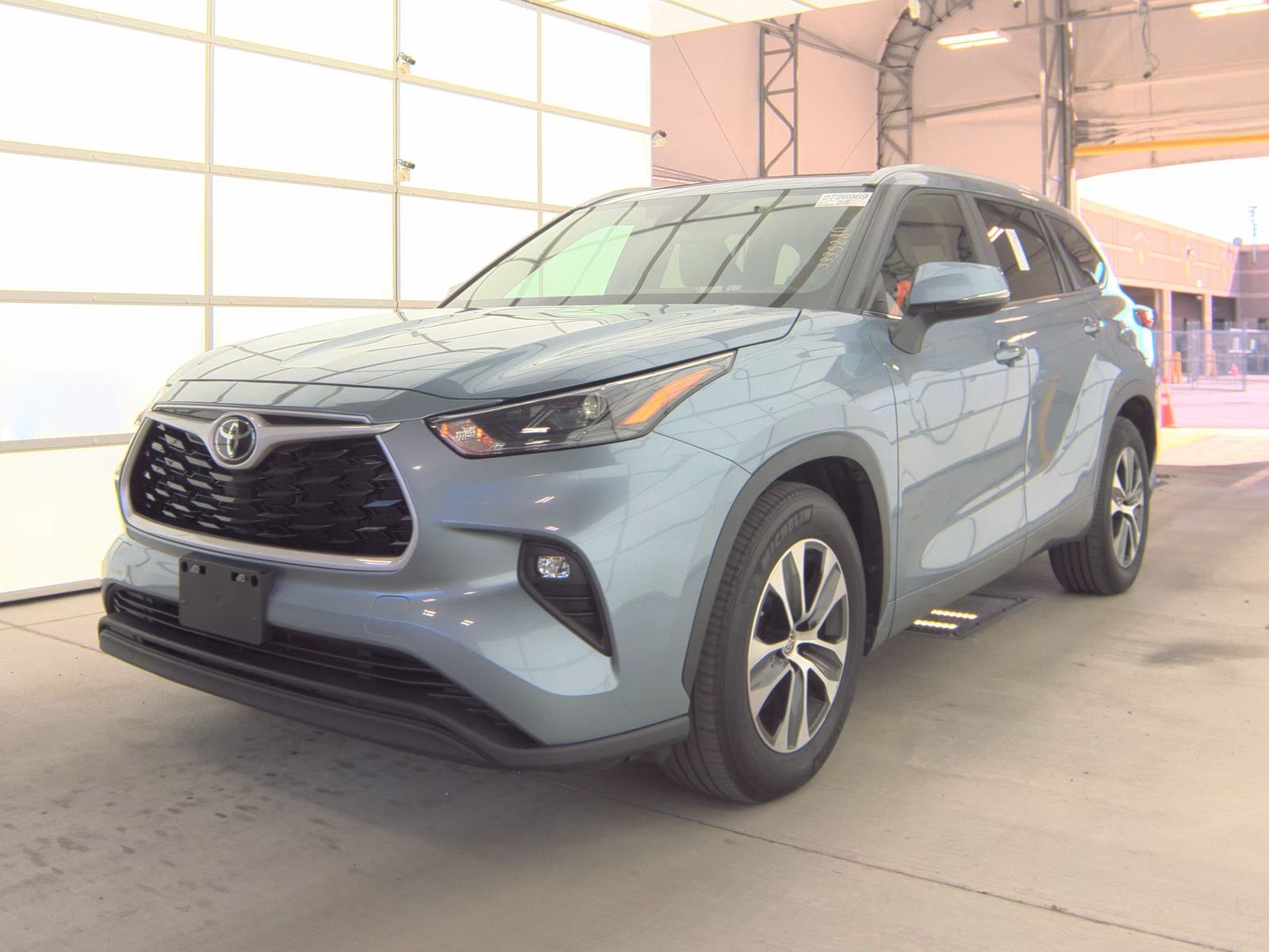 2023 Toyota Highlander XLE FWD