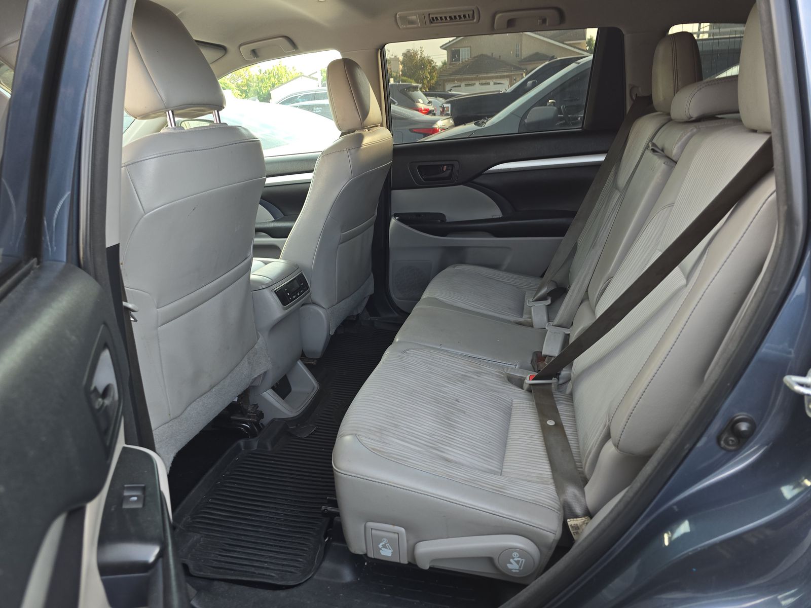 2018 Toyota Highlander LE Plus FWD