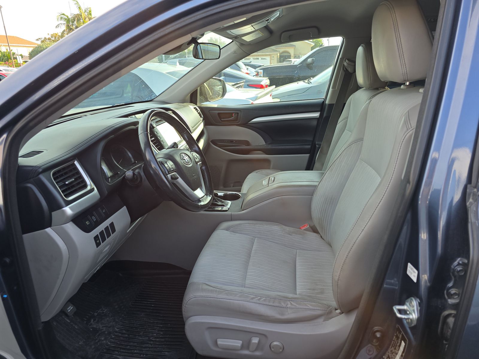 2018 Toyota Highlander LE Plus FWD