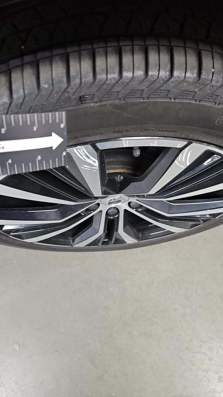 2024 Volvo XC60 B5 Plus AWD