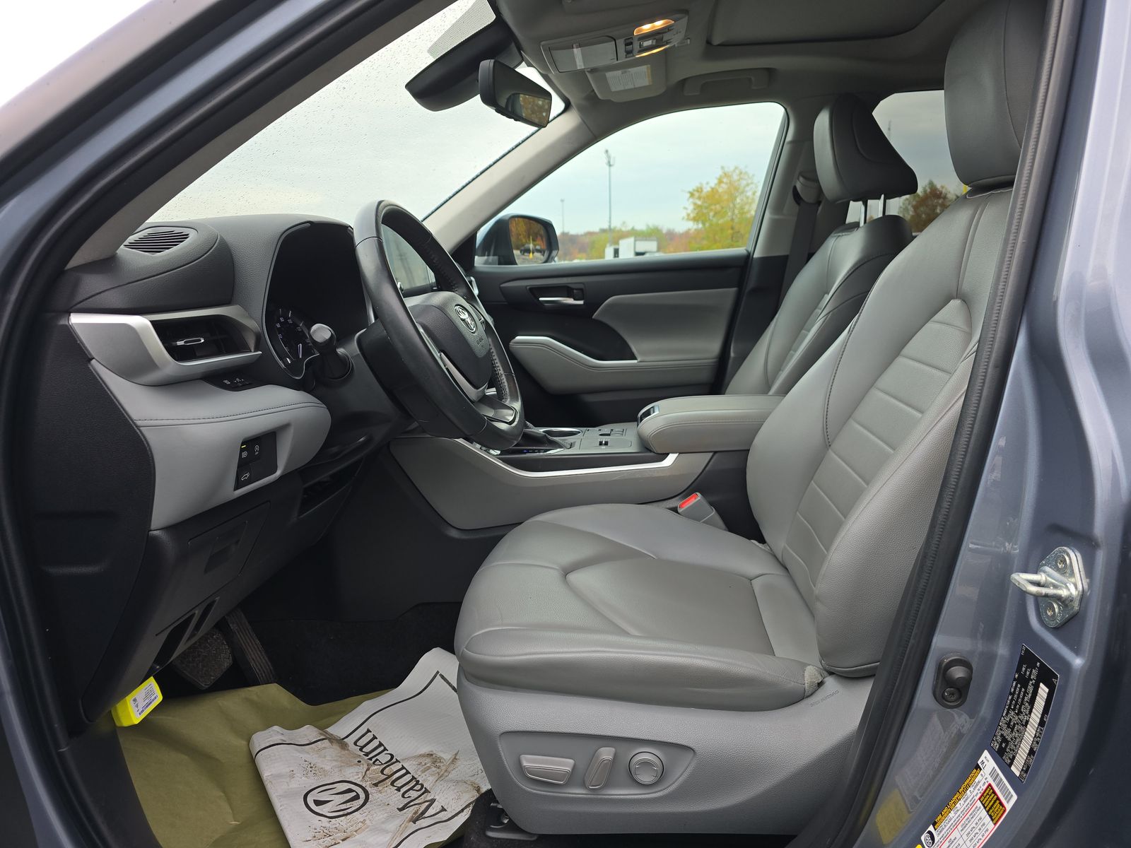 2023 Toyota Highlander XLE FWD