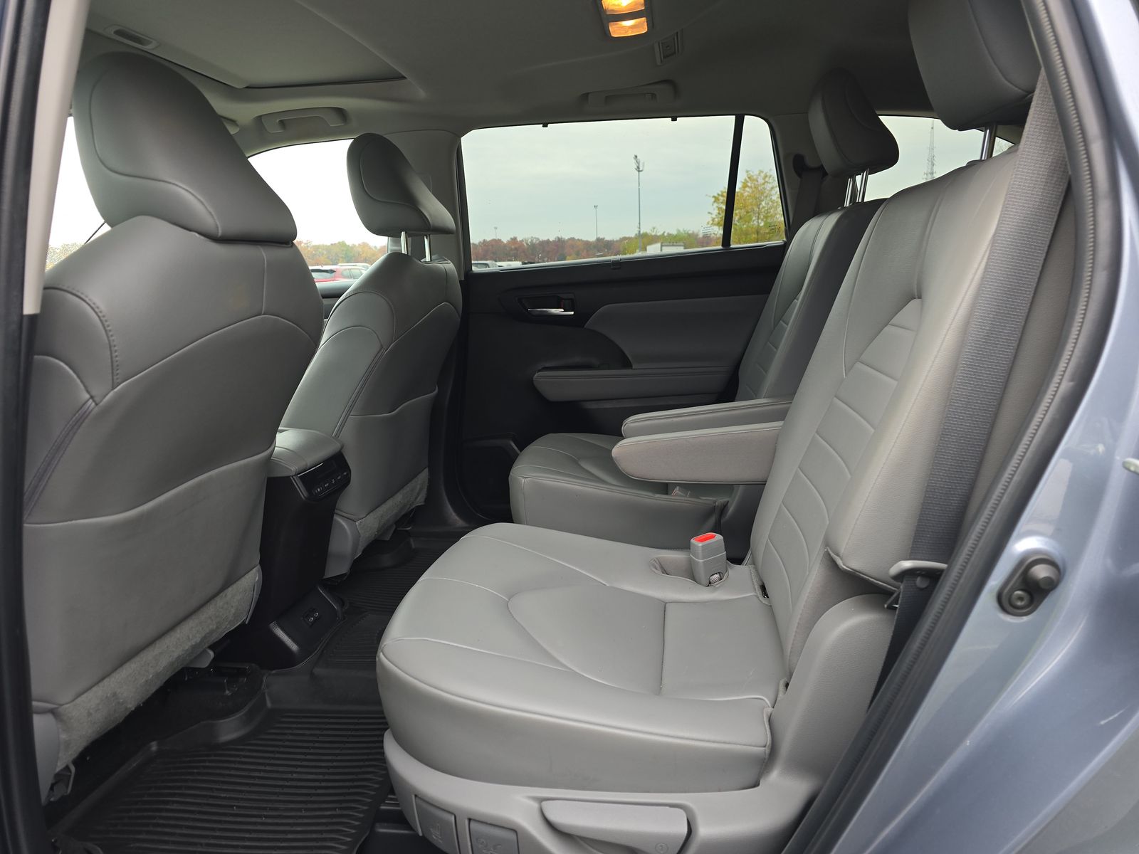 2023 Toyota Highlander XLE FWD