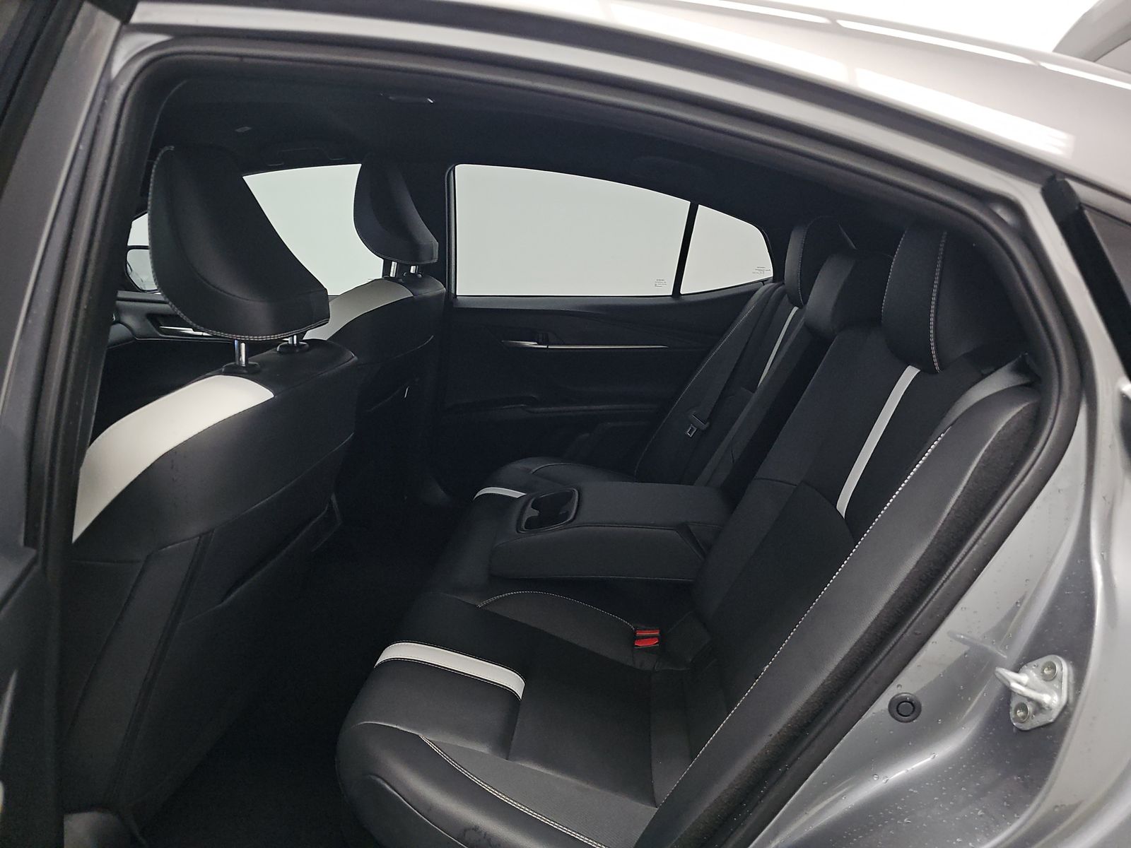 2025 Toyota Camry SE FWD