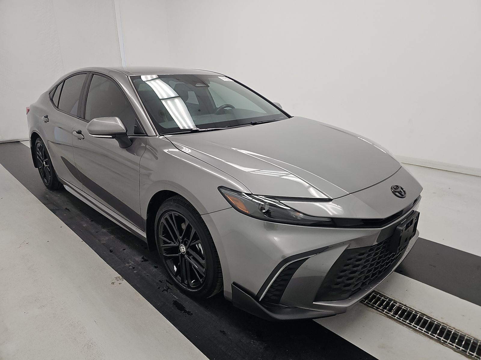 2025 Toyota Camry SE FWD