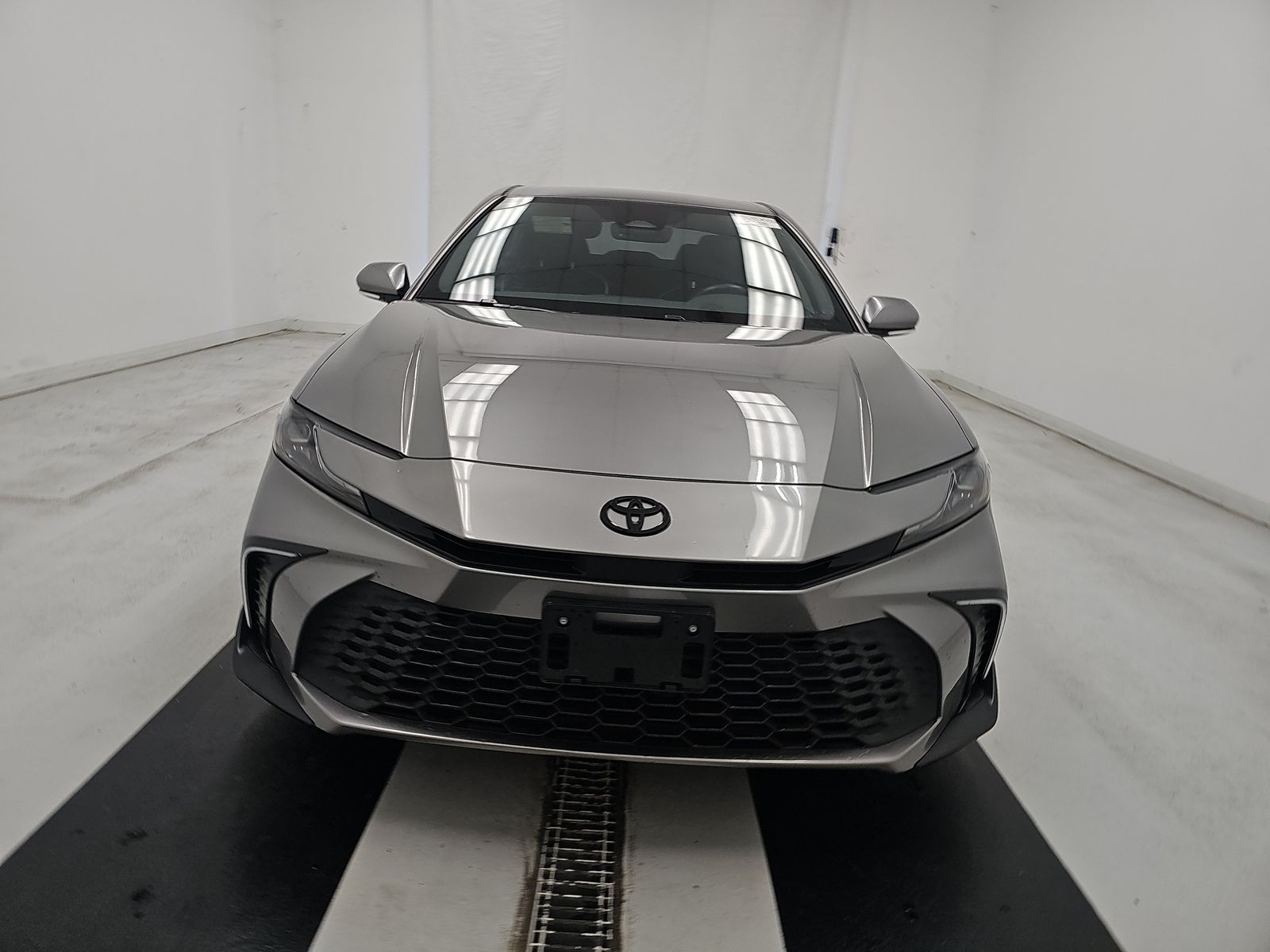 2025 Toyota Camry SE FWD