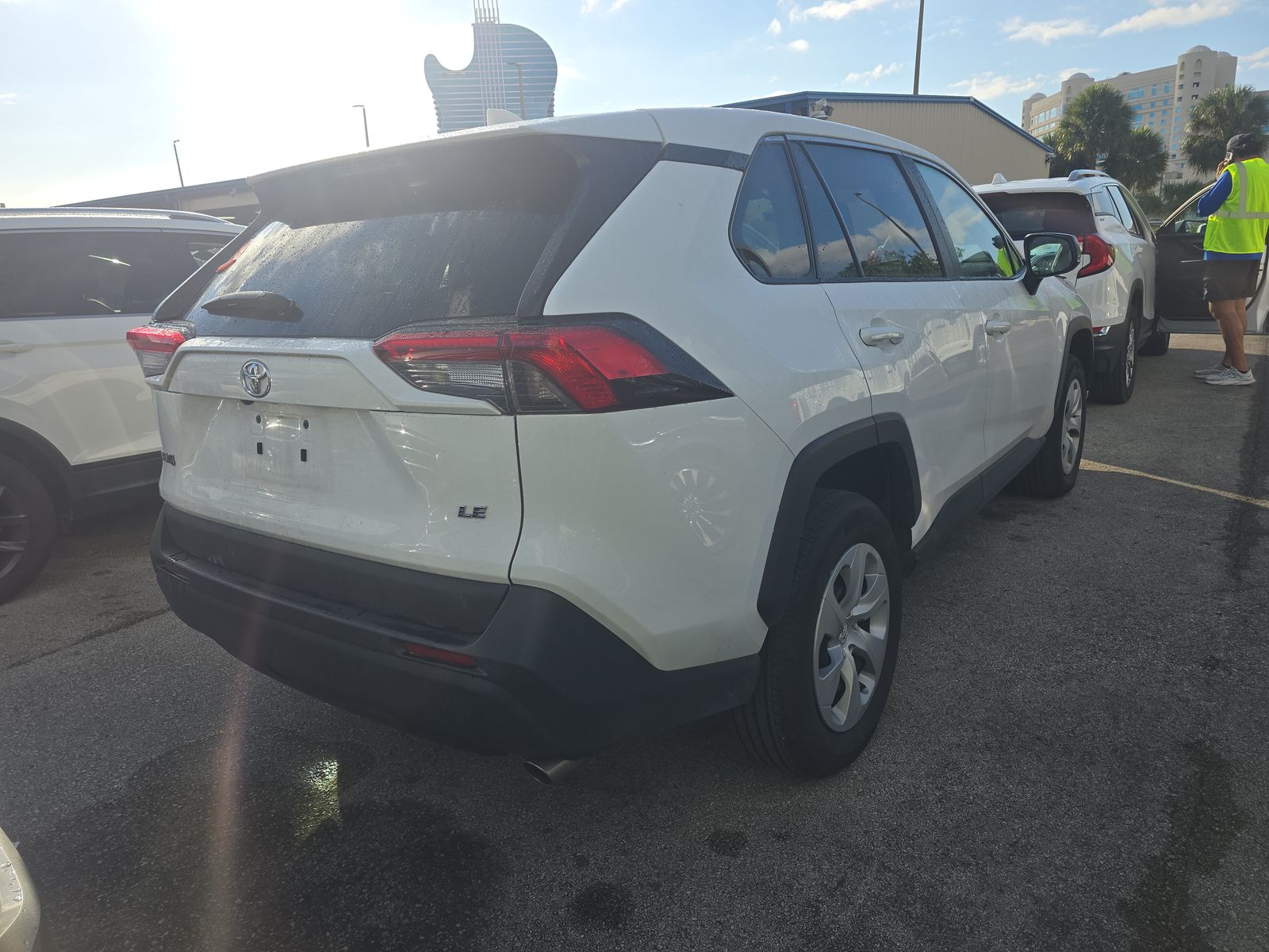 2025 Toyota RAV4 LE FWD