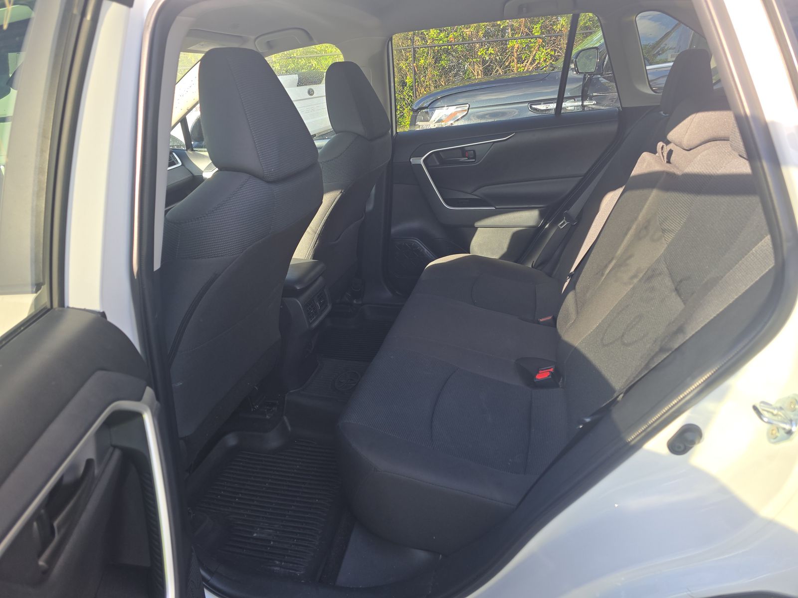 2025 Toyota RAV4 LE FWD