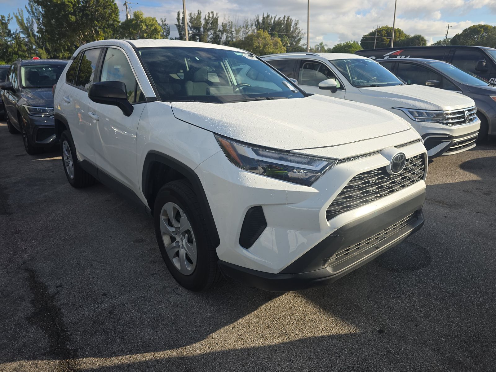 2025 Toyota RAV4 LE FWD