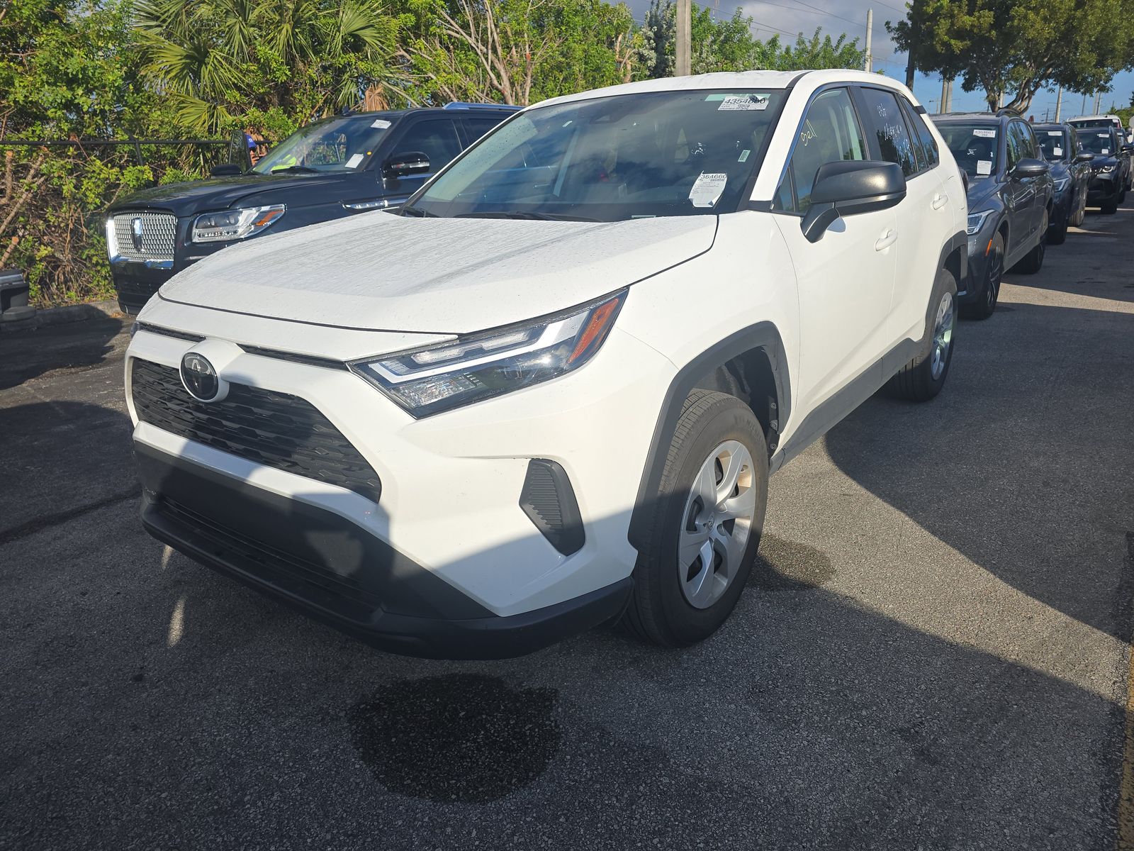 2025 Toyota RAV4 LE FWD