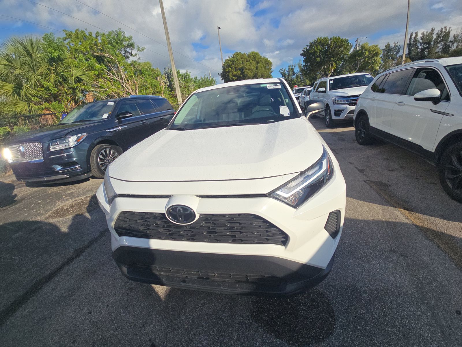 2025 Toyota RAV4 LE FWD