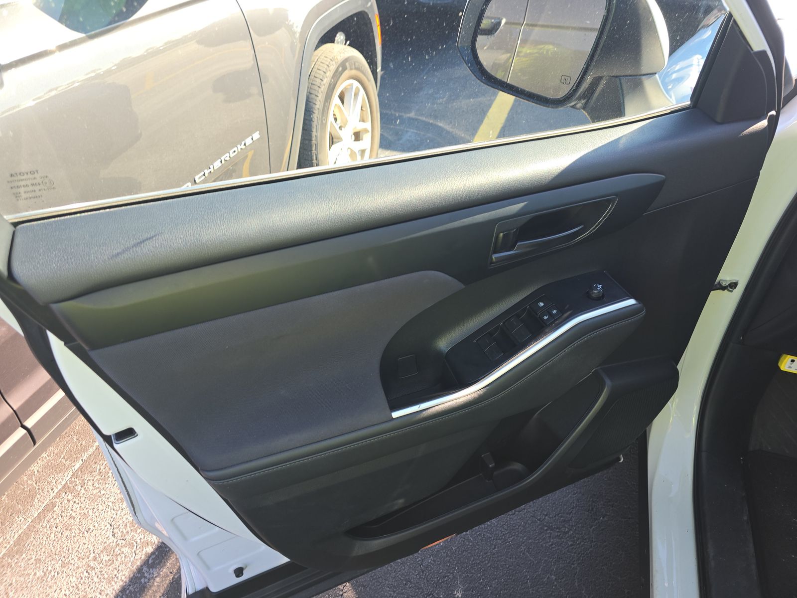 2023 Toyota Highlander LE AWD