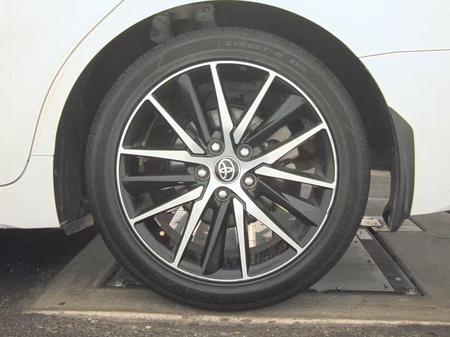 2023 Toyota Camry SE FWD