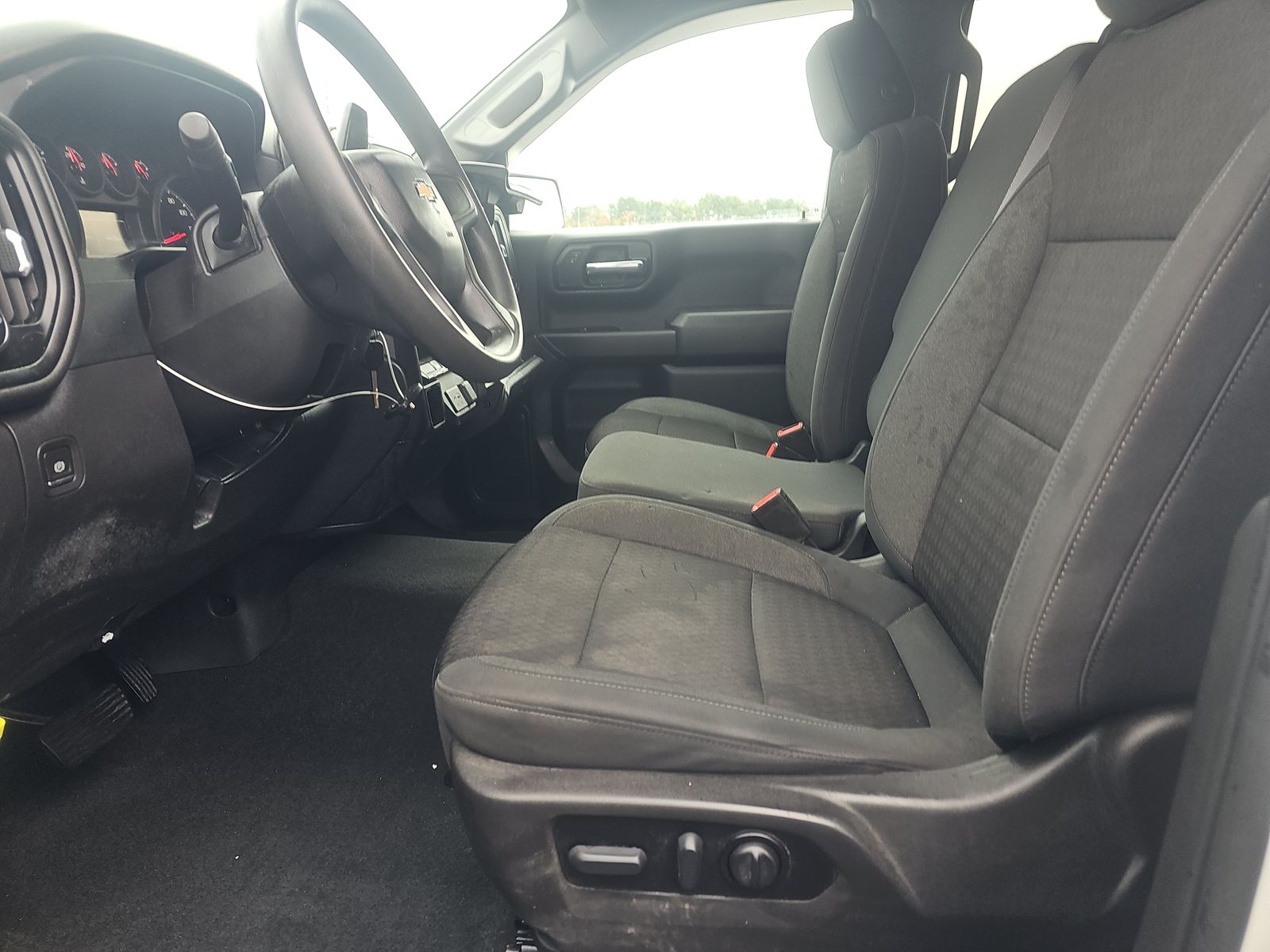 2022 Chevrolet Silverado 1500 Custom AWD