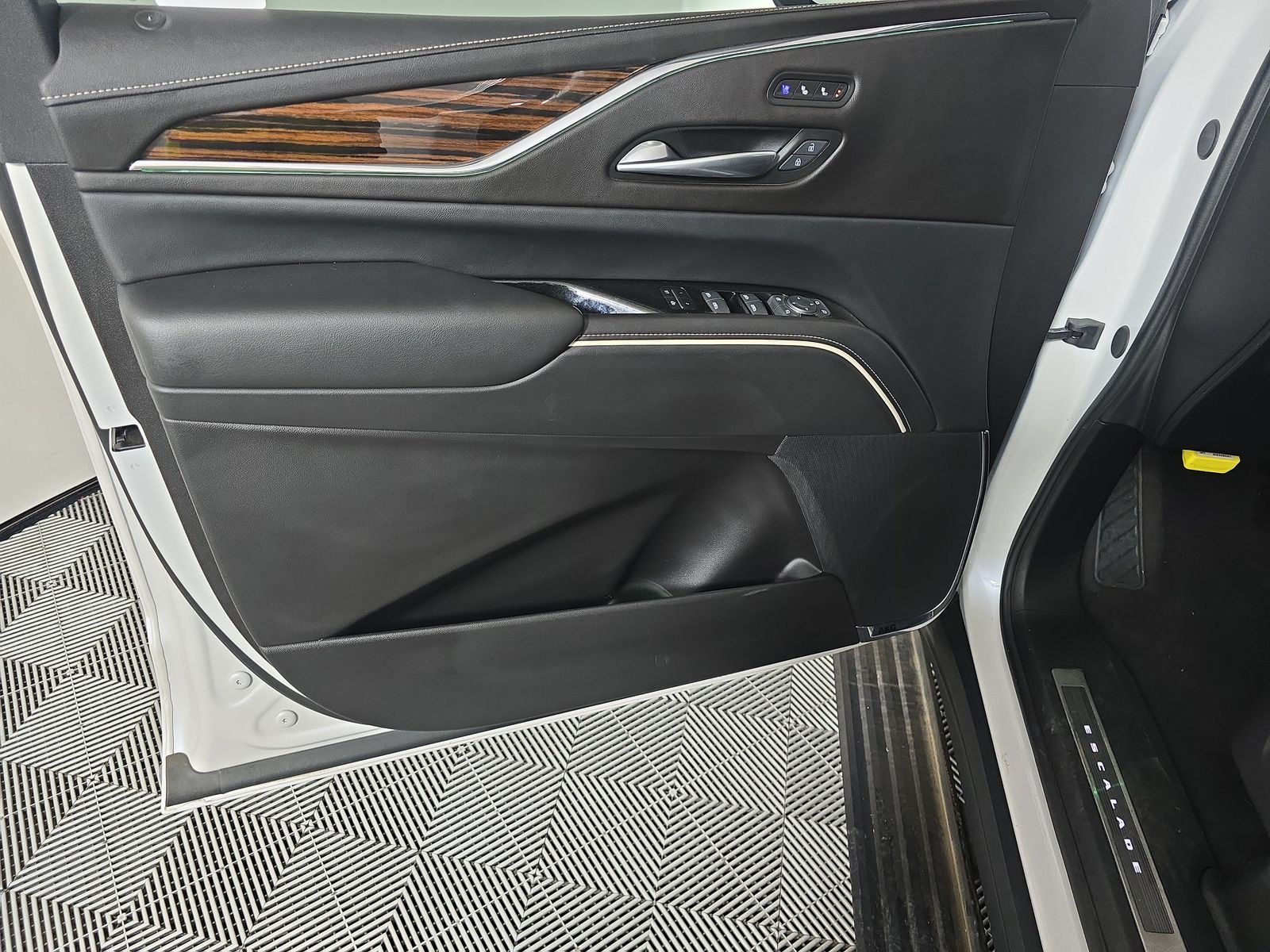 2024 Cadillac Escalade ESV Premium Luxury AWD