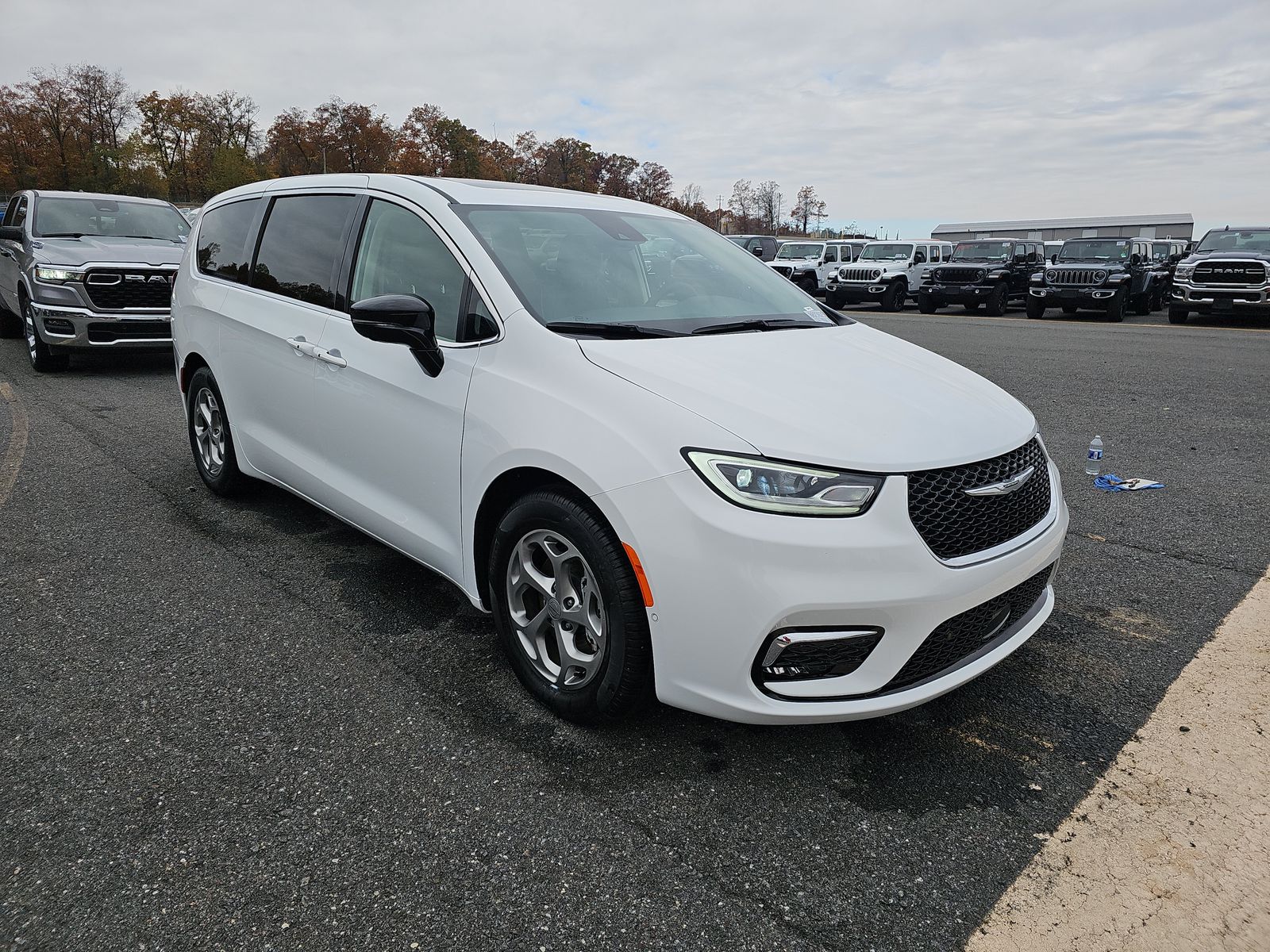 2024 Chrysler Pacifica Limited FWD