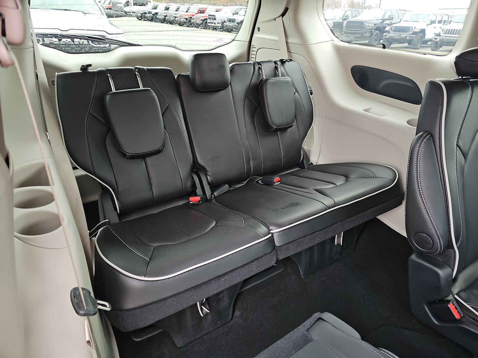 2024 Chrysler Pacifica Limited FWD