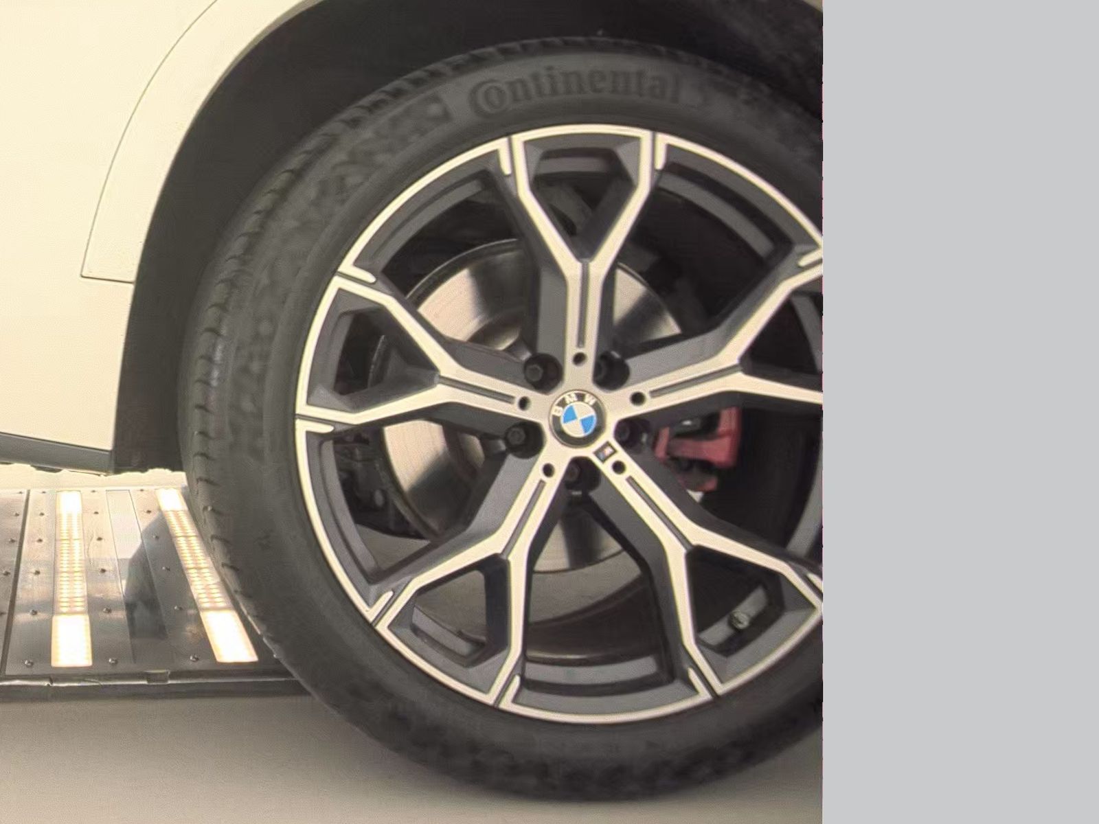 2022 BMW X5 xDrive40i AWD