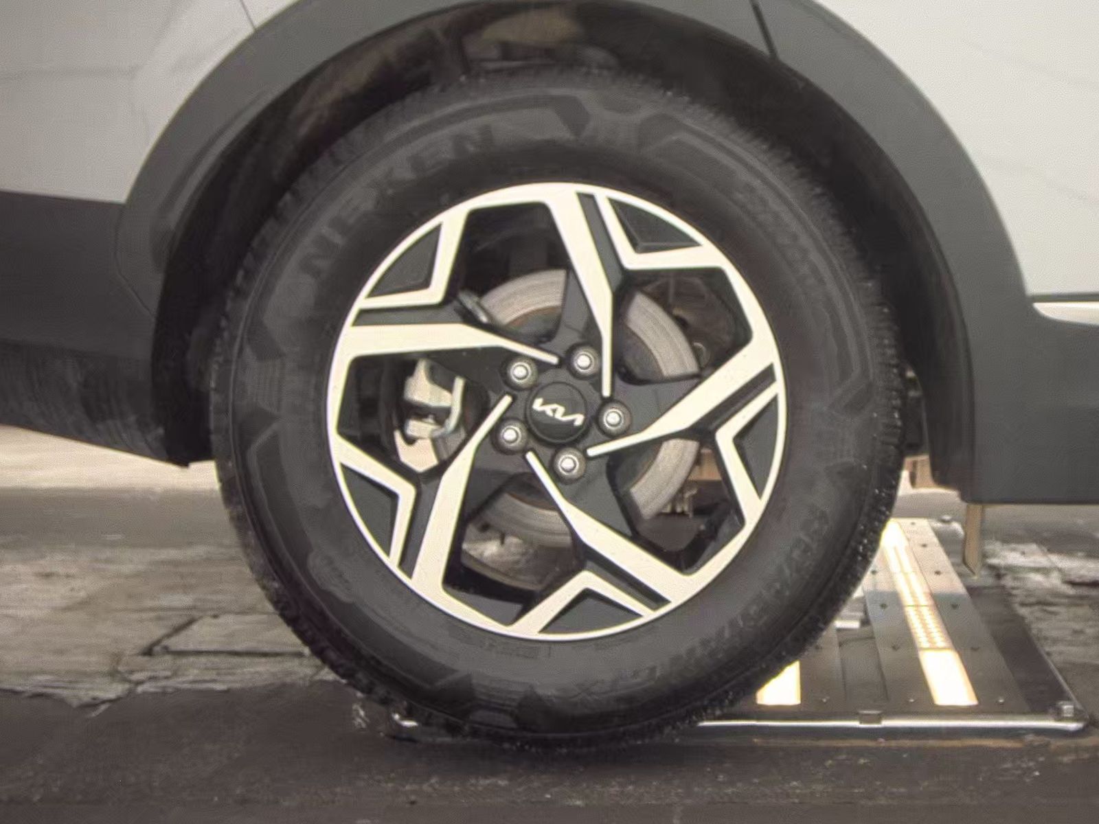 2025 Kia Sportage LX FWD