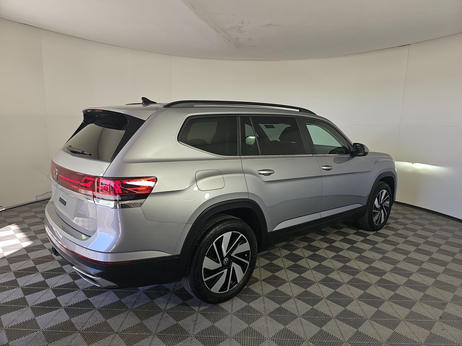 2024 Volkswagen Atlas 2.0T SE FWD