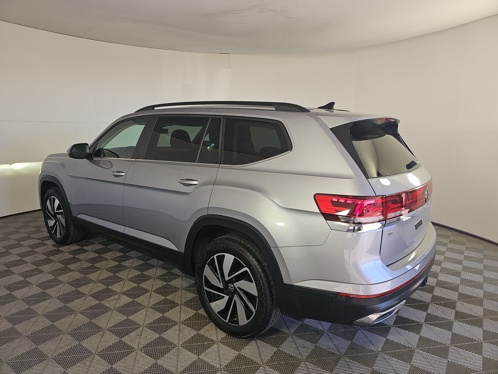 2024 Volkswagen Atlas 2.0T SE FWD